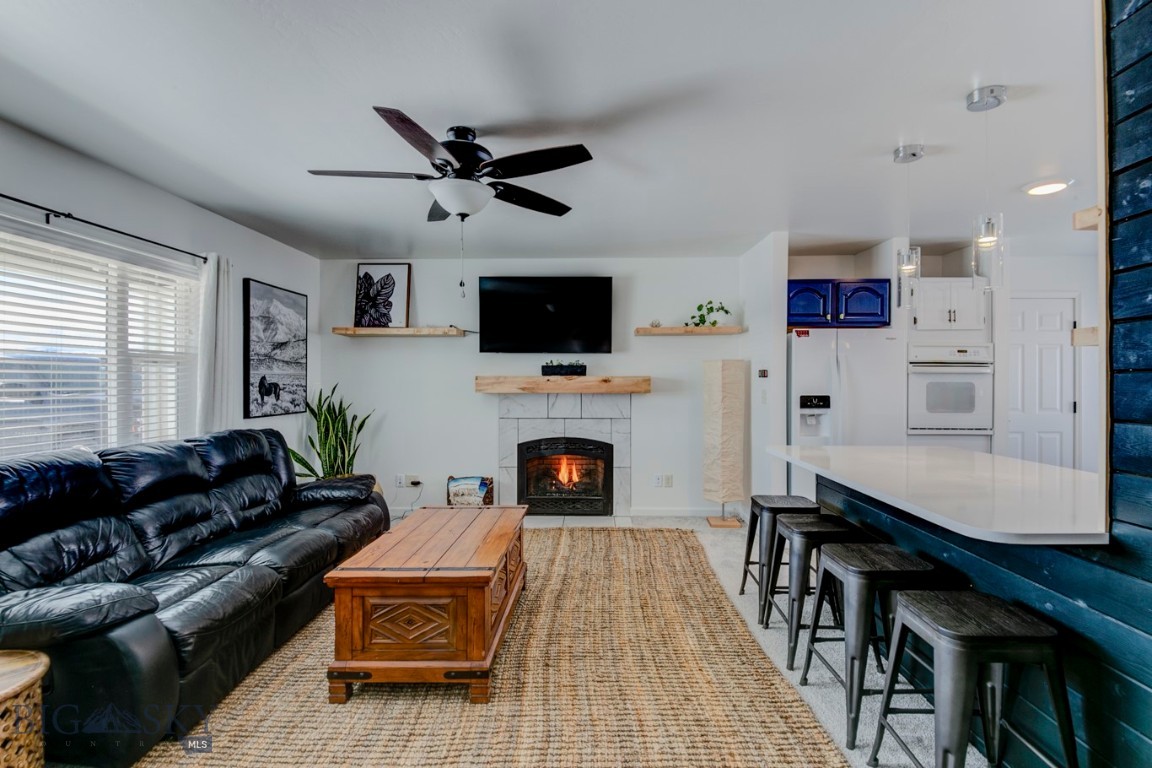 305 Lathrop Street W Property Photo 5