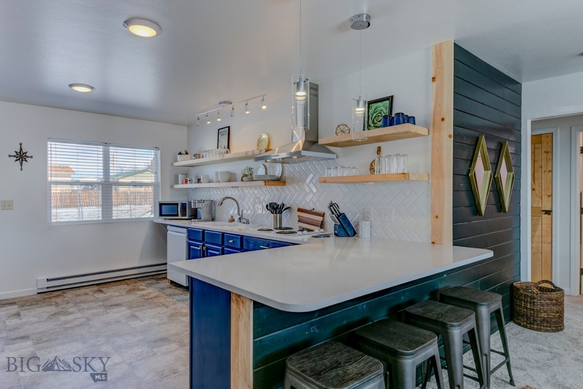 305 Lathrop Street W Property Photo 7