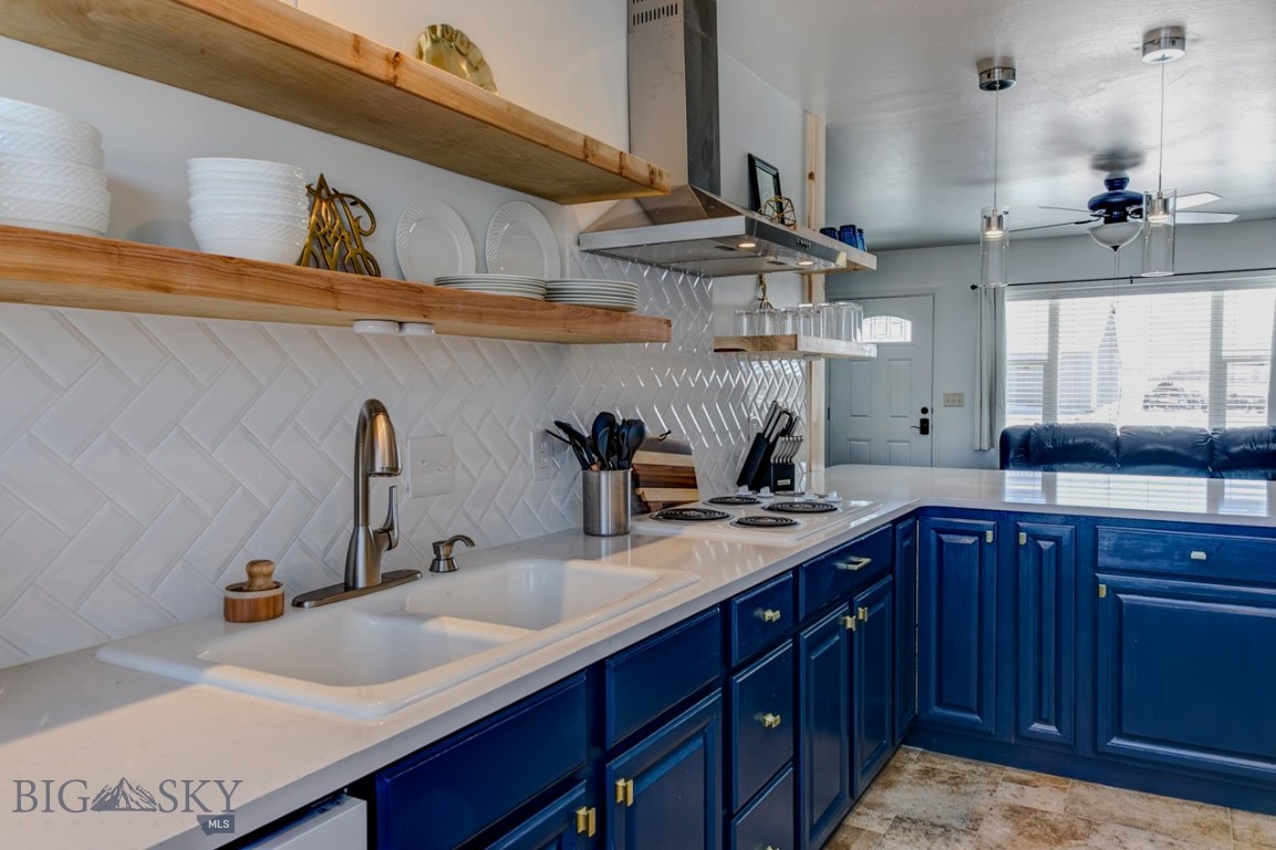 305 Lathrop Street W Property Photo 10