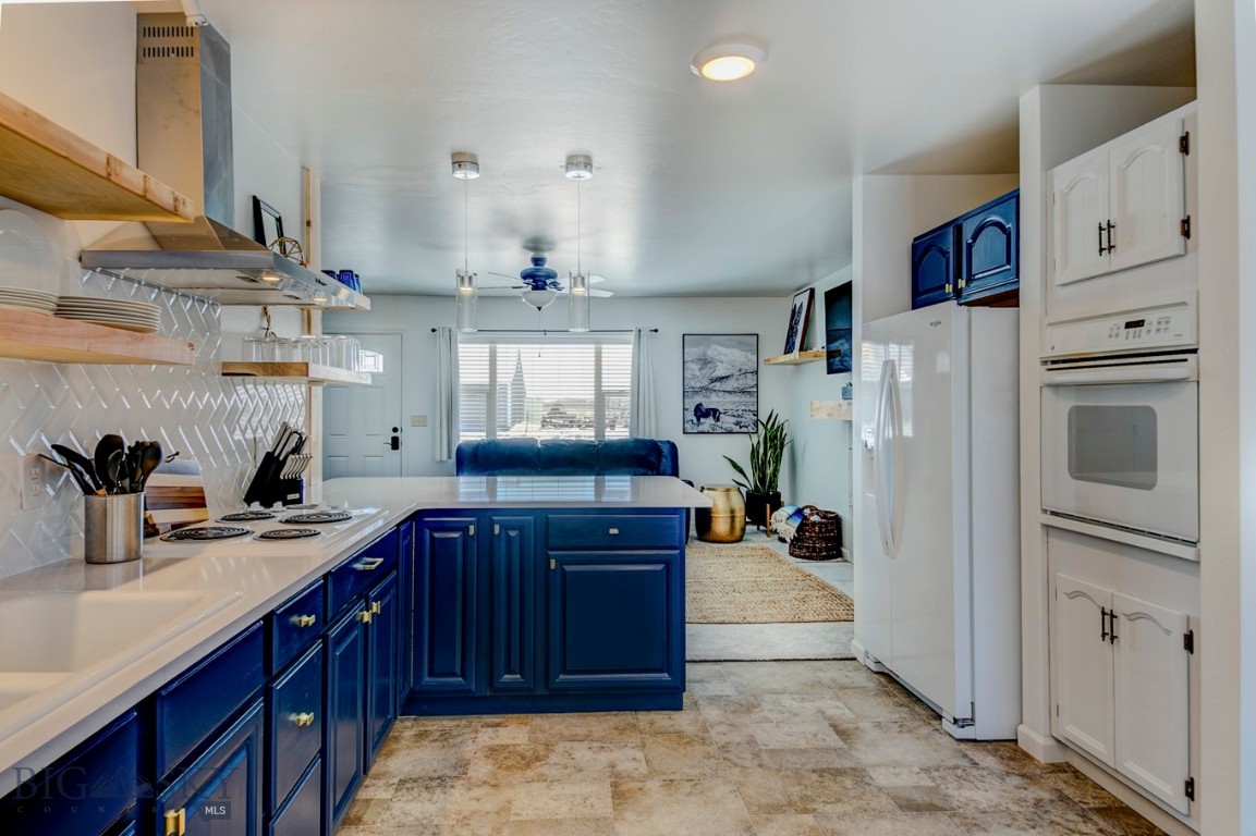 305 Lathrop Street W Property Photo 12