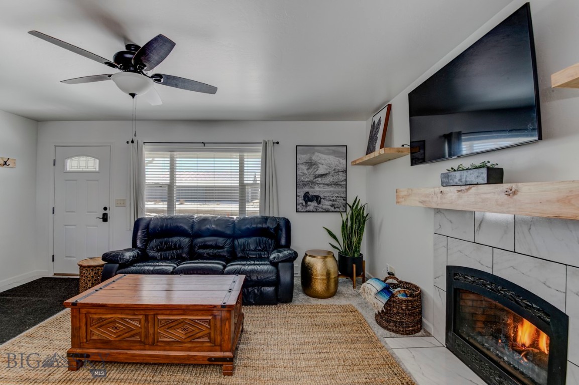305 Lathrop Street W Property Photo 14