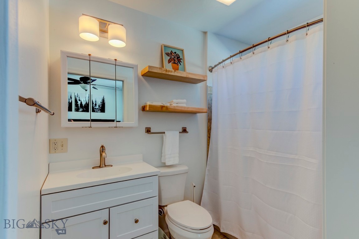 305 Lathrop Street W Property Photo 19
