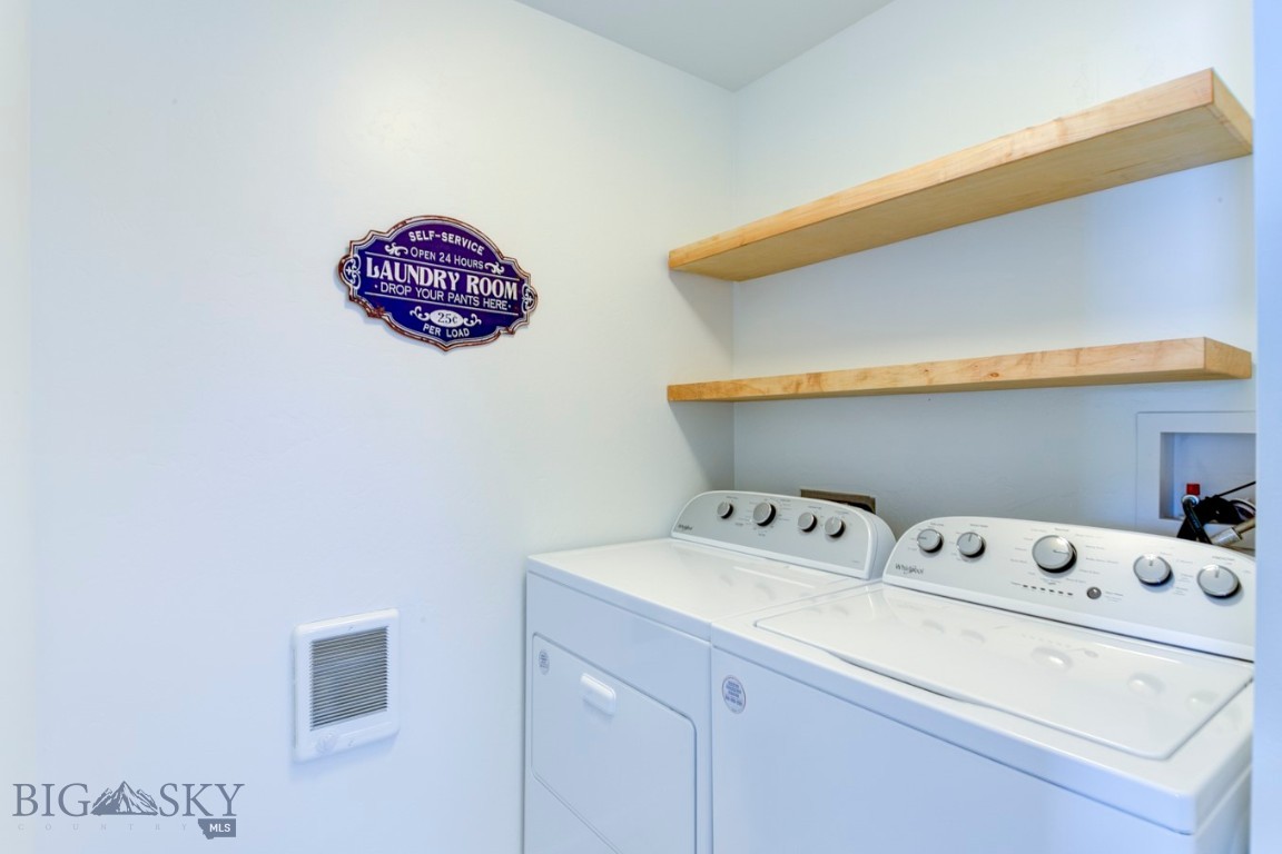 305 Lathrop Street W Property Photo 23