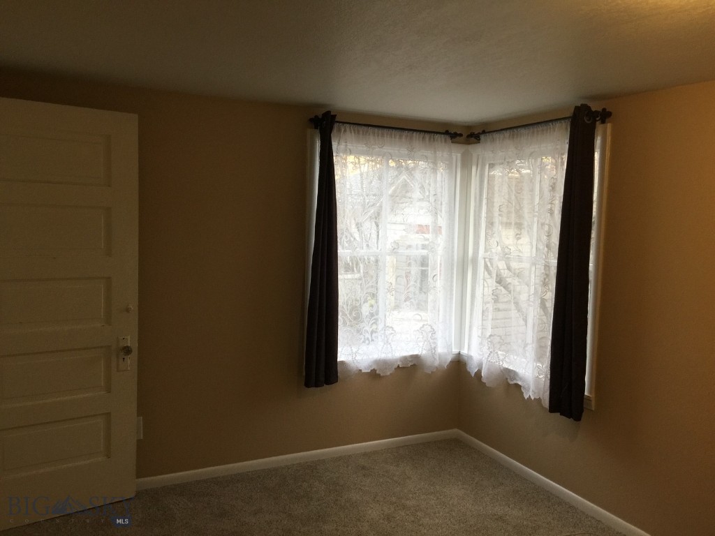 406 S Washington Street Property Photo 8