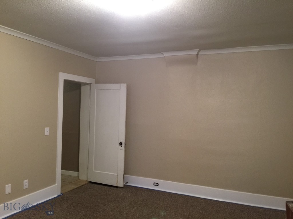 406 S Washington Street Property Photo 10