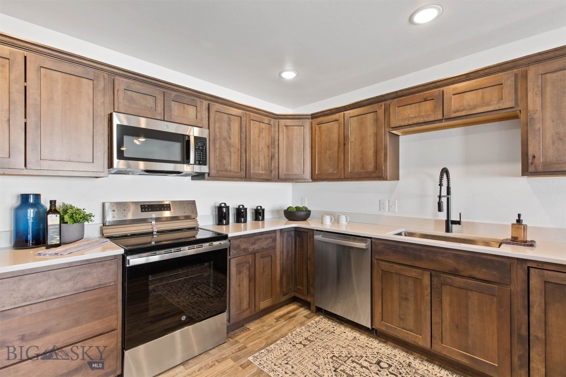 2855 Fen Way B Property Photo 13