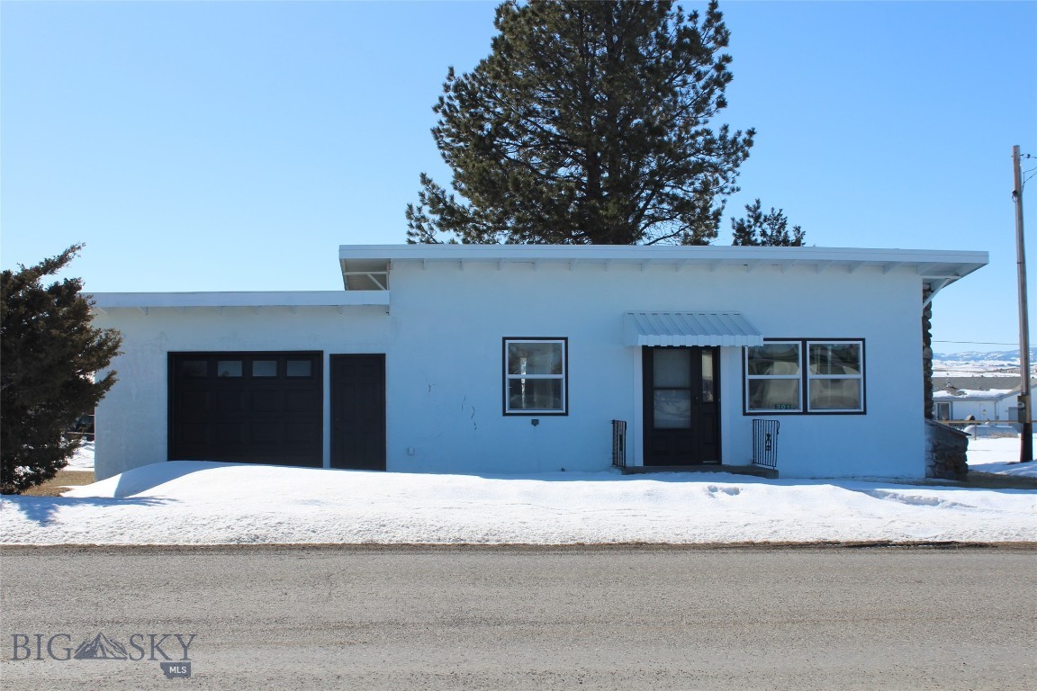 301 5th Street W Property Photo