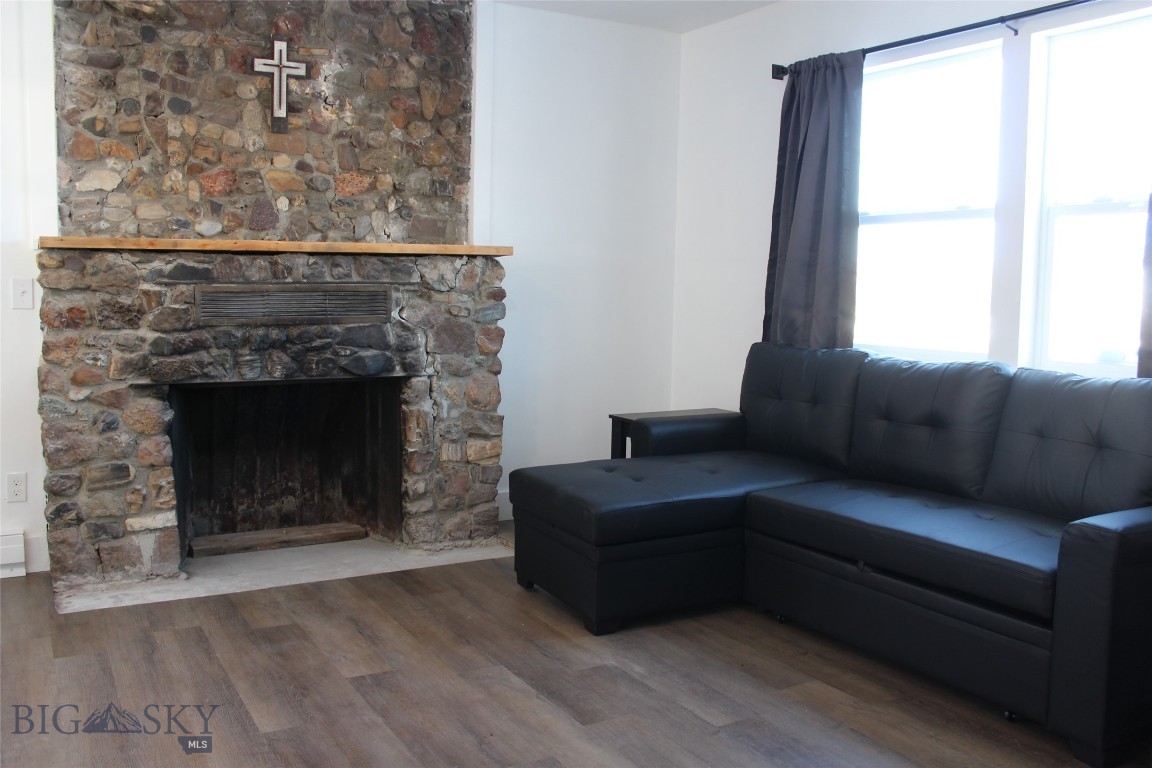 301 5th Street W Property Photo 7