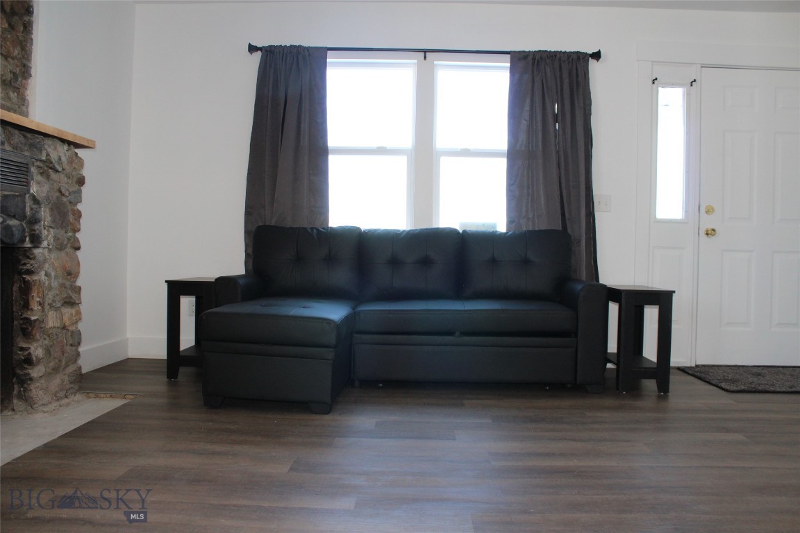 301 5th Street W Property Photo 9