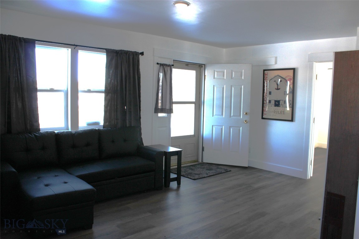 301 5th Street W Property Photo 10