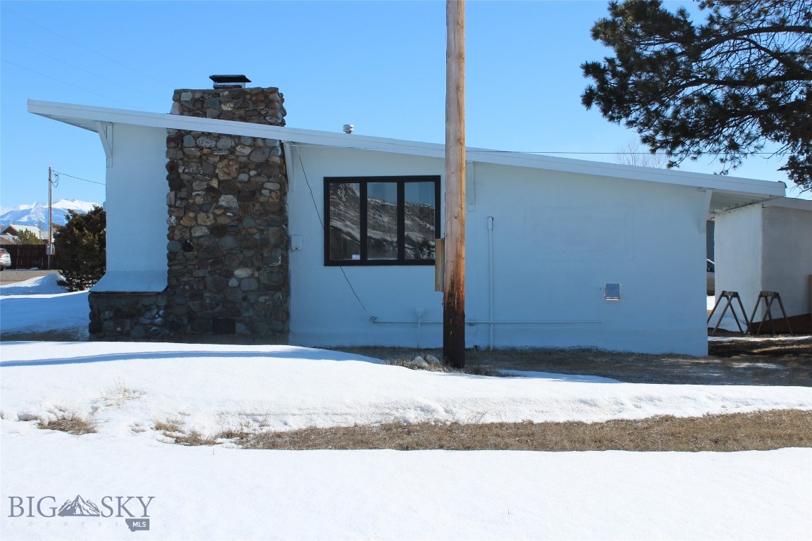 301 5th Street W Property Photo 22