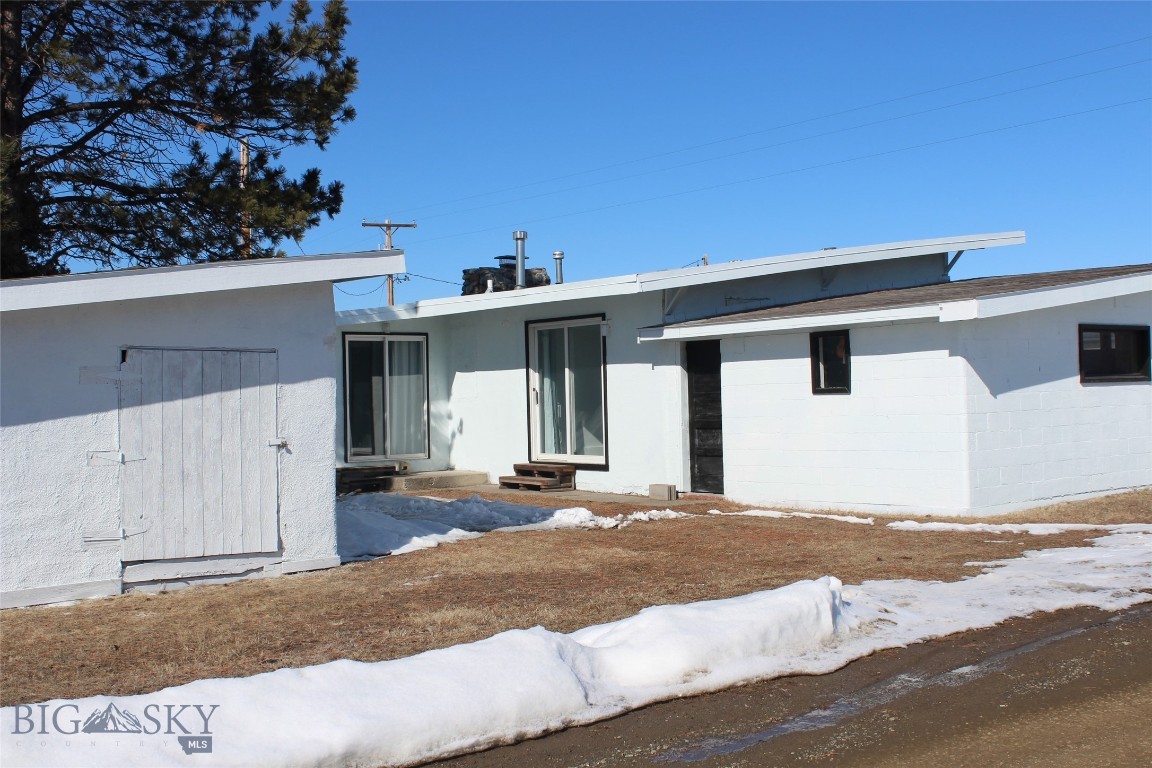 301 5th Street W Property Photo 24