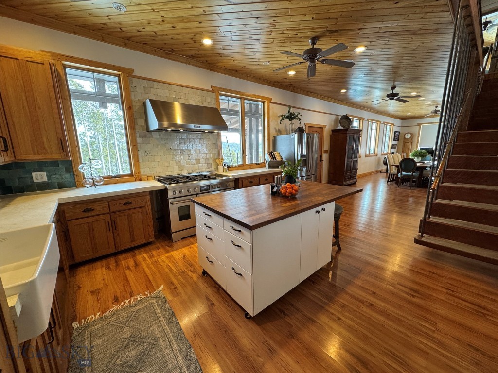 5889 Moulton Reservoir Property Photo 9