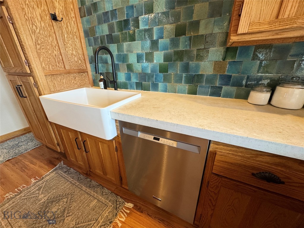 5889 Moulton Reservoir Property Photo 11