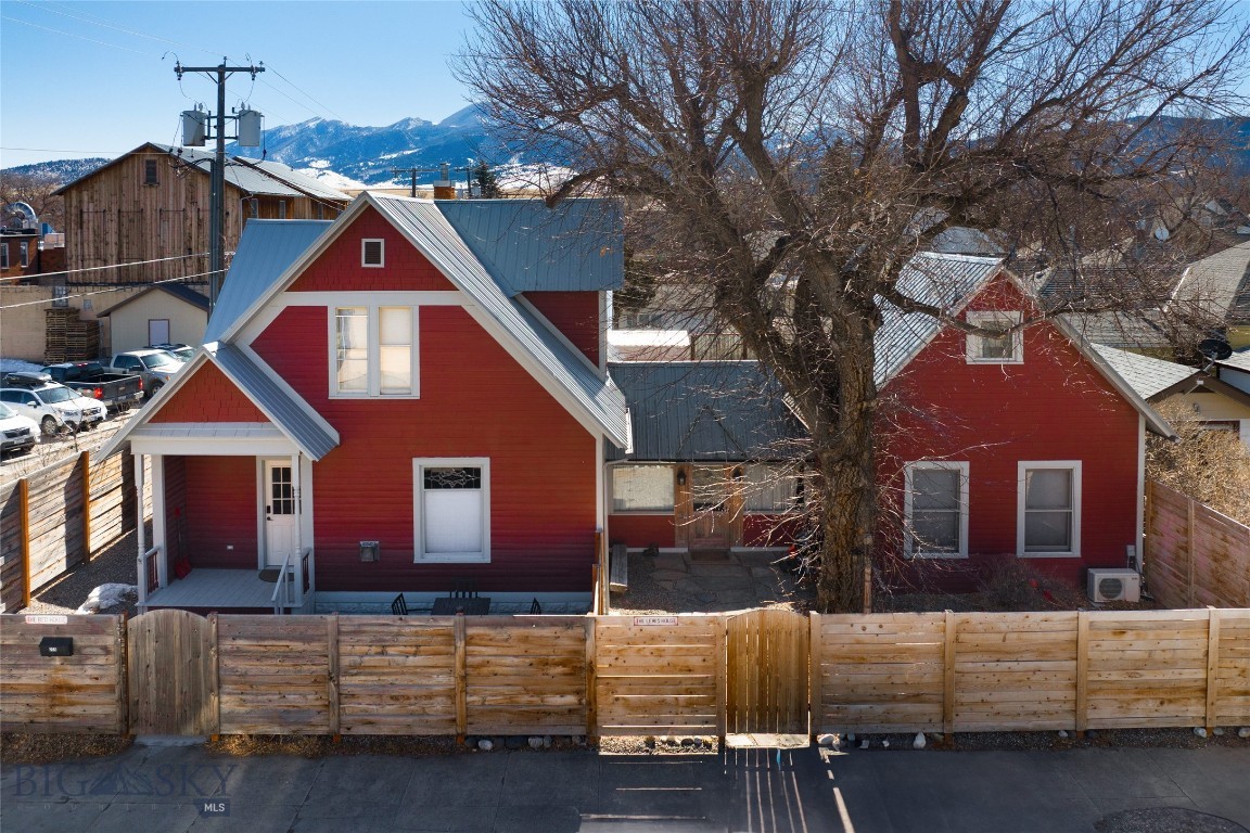 215 W Lewis Street Property Photo