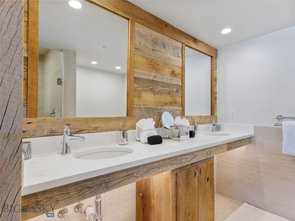 1733 Heavy Runner Property Photo 26