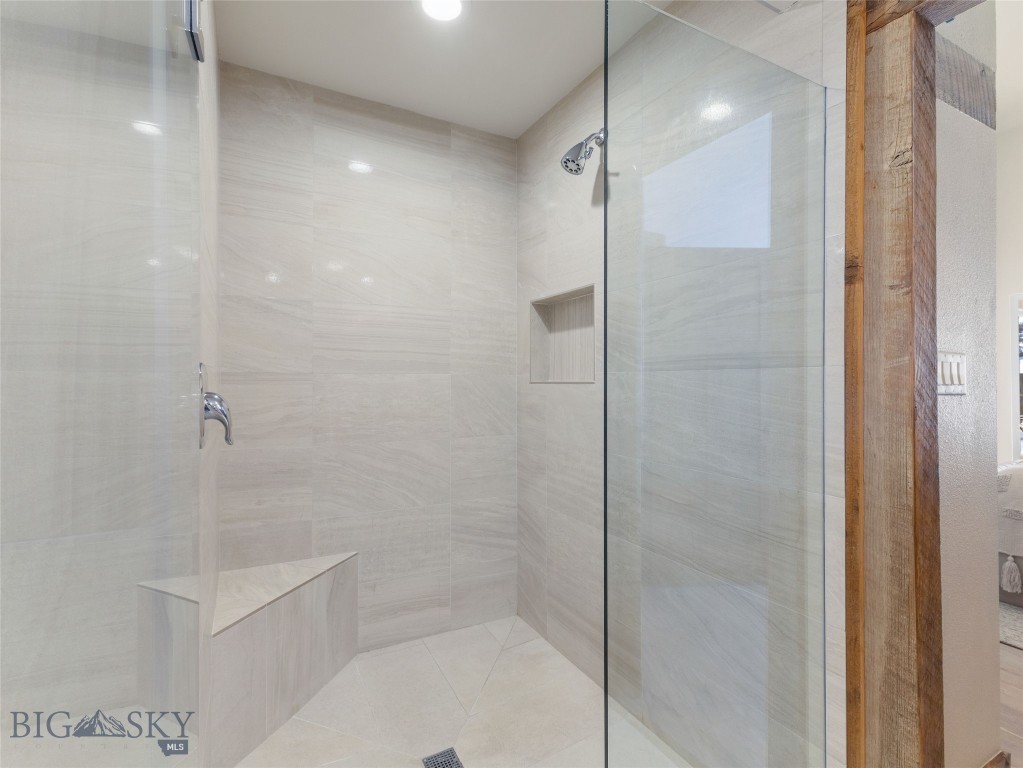 1733 Heavy Runner Property Photo 27