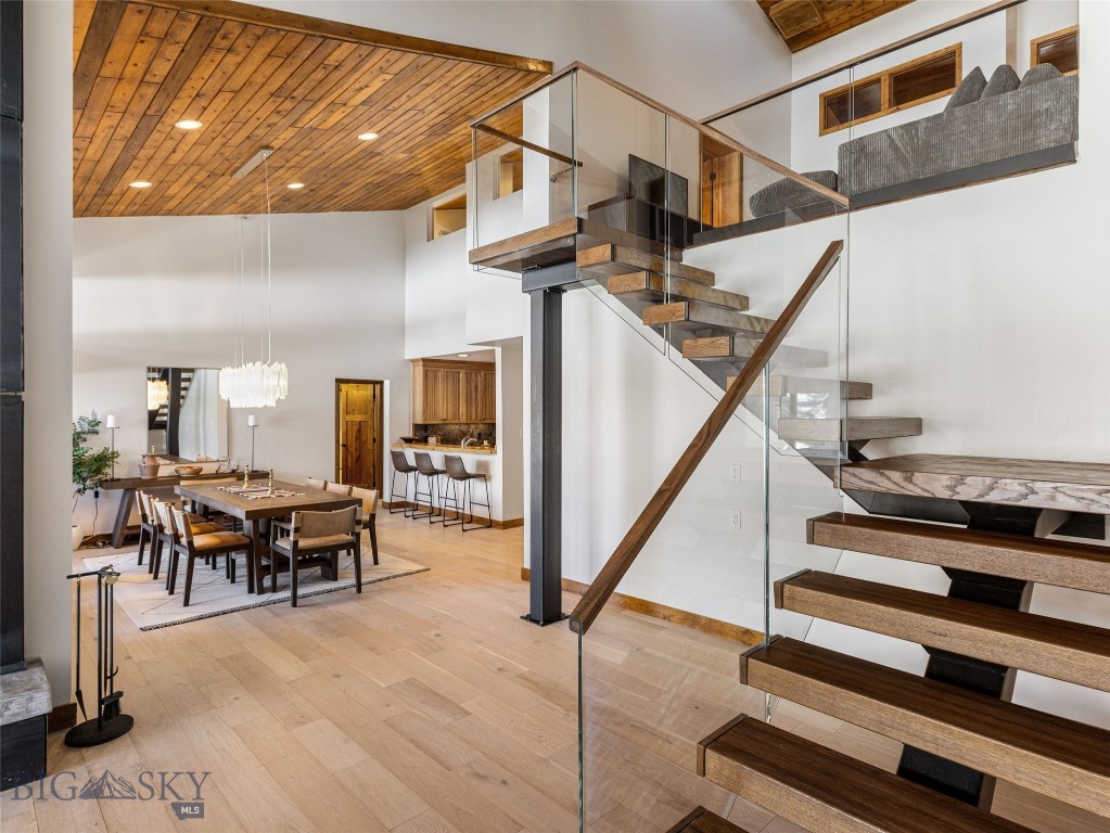 1733 Heavy Runner Property Photo 35