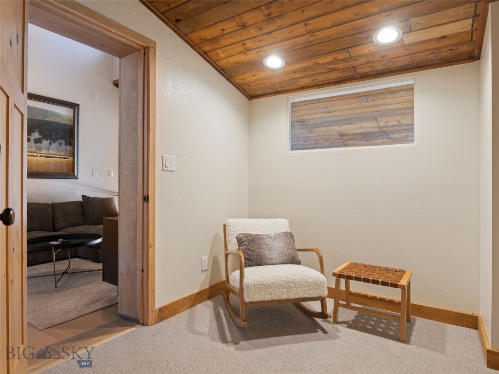 1733 Heavy Runner Property Photo 42