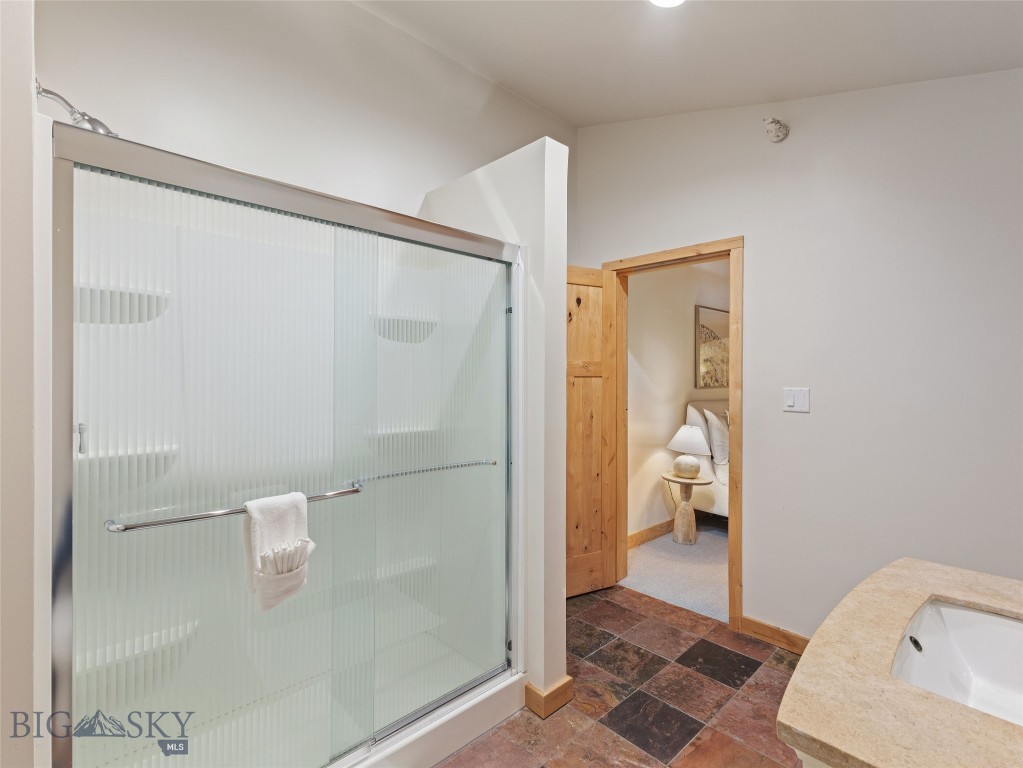 1733 Heavy Runner Property Photo 44