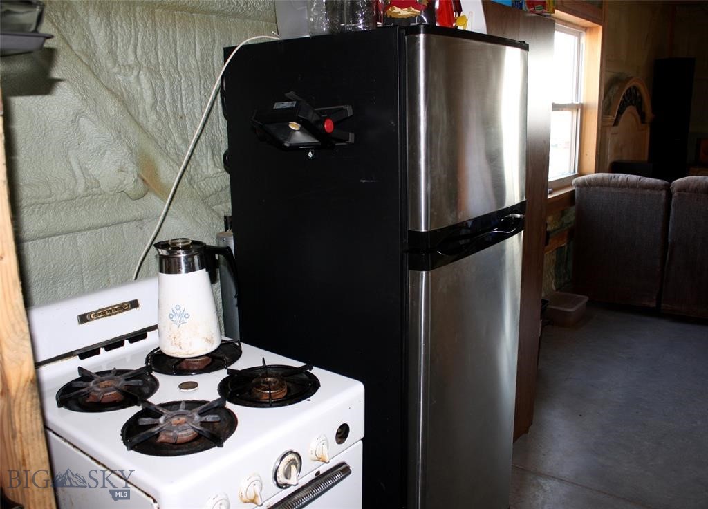 48 Black Butte Trail Property Photo 3