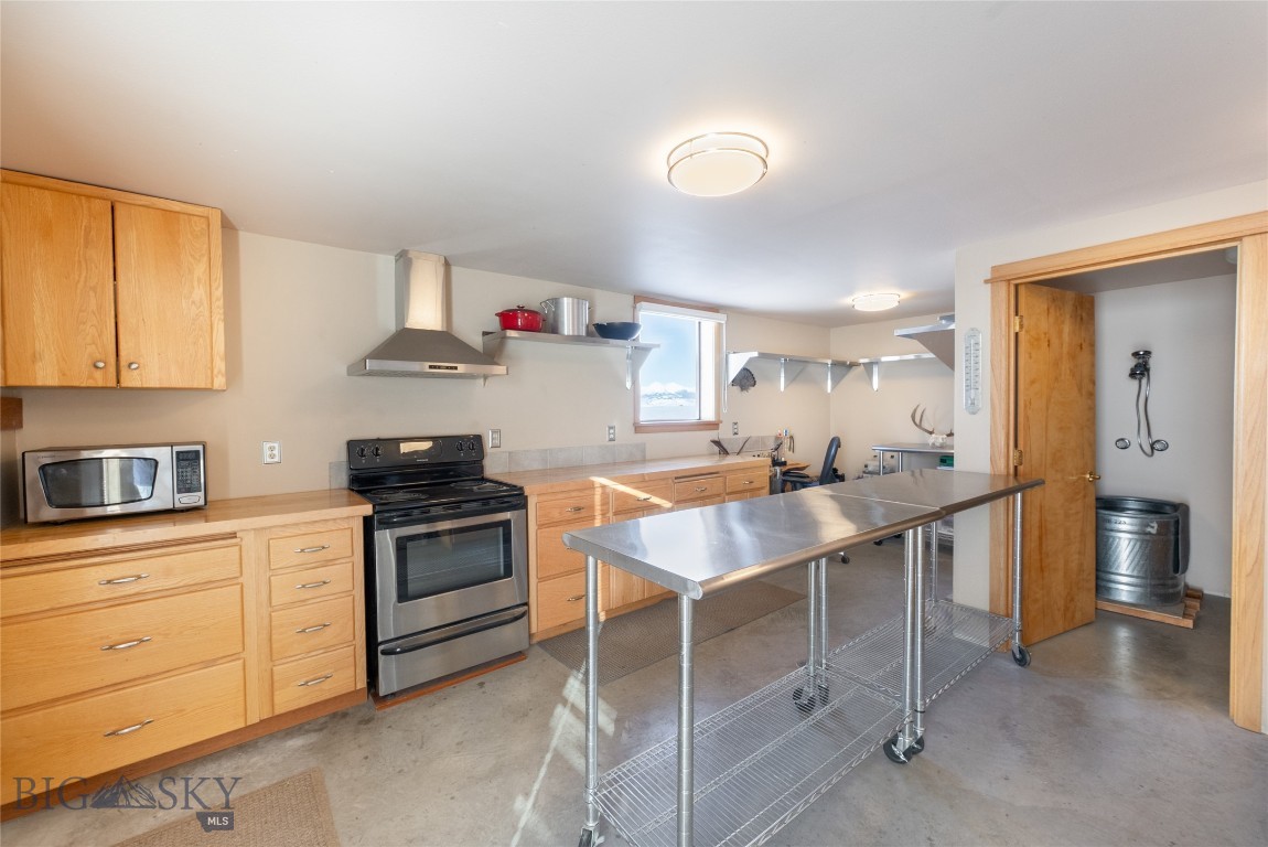 42 Jim Parrent Lane Property Photo 18