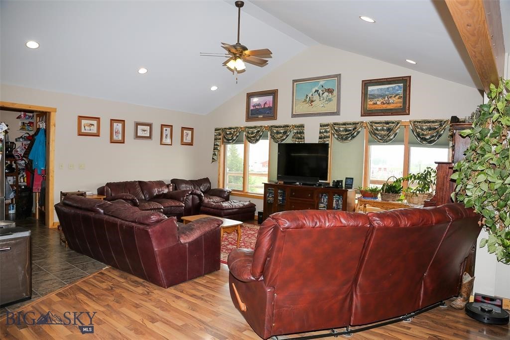 380 Albro Lane Property Photo 13