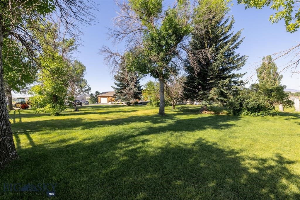380 Albro Lane Property Photo 10