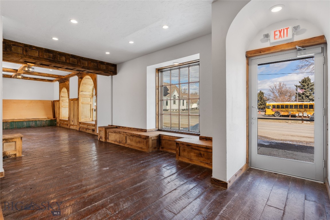 Churchill Real Estate Listings Main Image