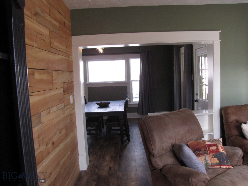 223 2nd Street W Property Photo 11