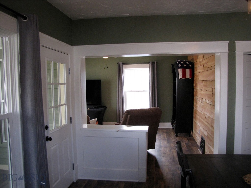 223 2nd Street W Property Photo 12