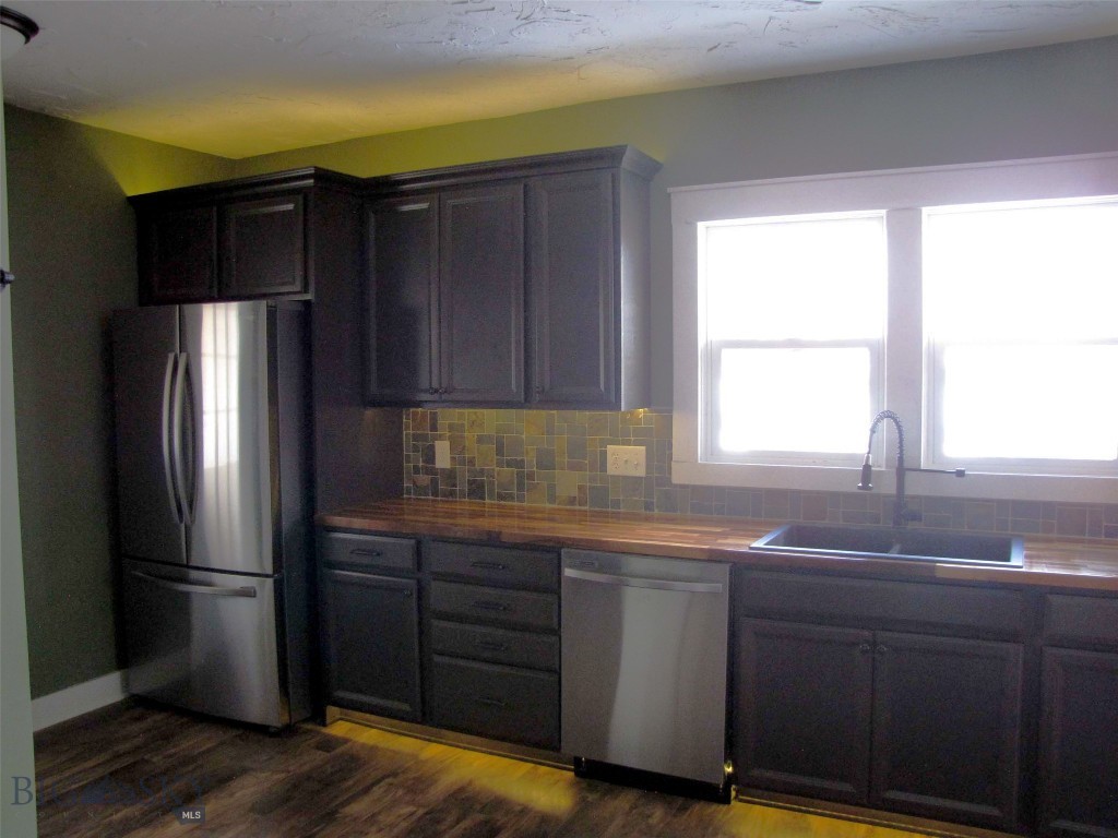 223 2nd Street W Property Photo 16