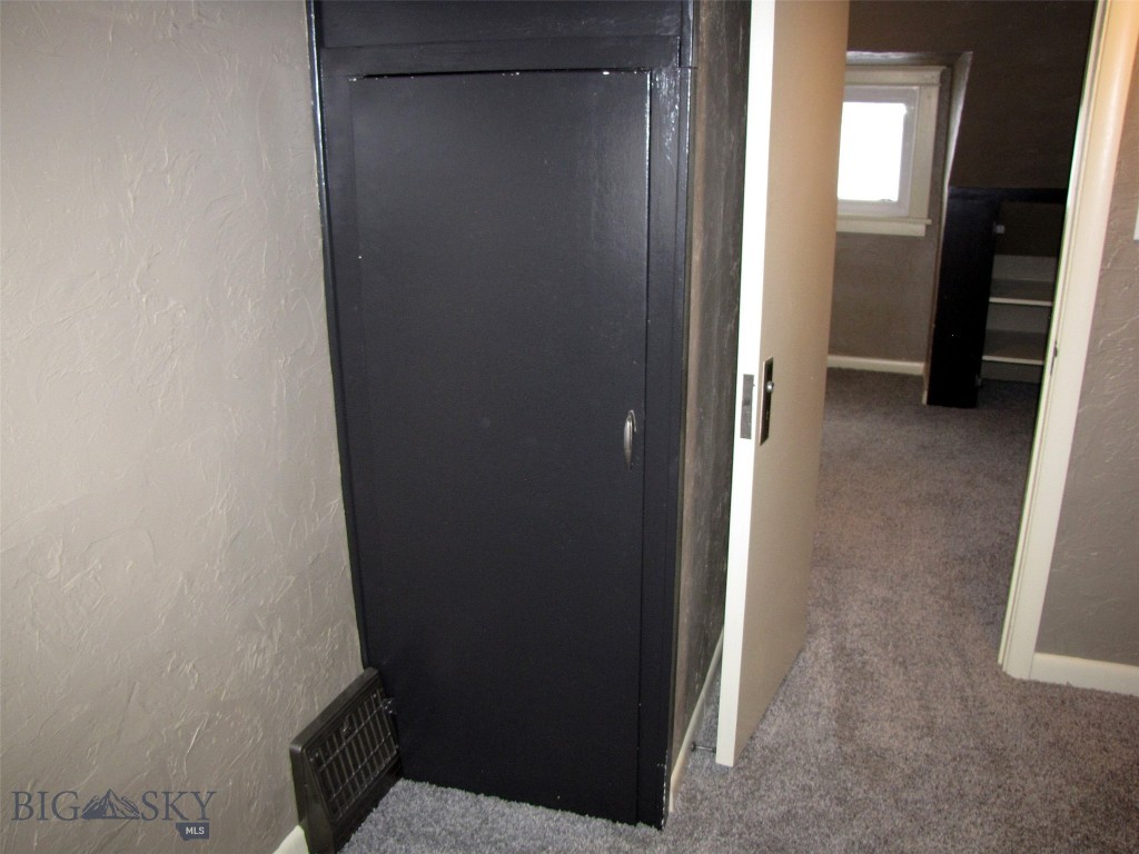 223 2nd Street W Property Photo 36