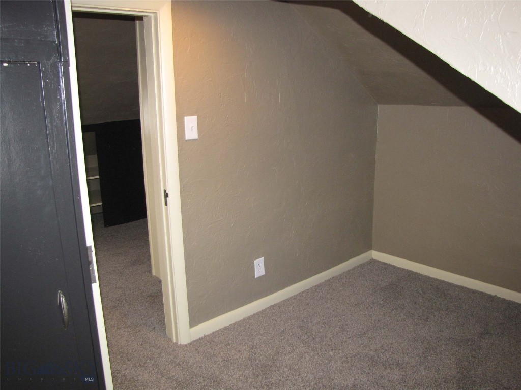 223 2nd Street W Property Photo 37