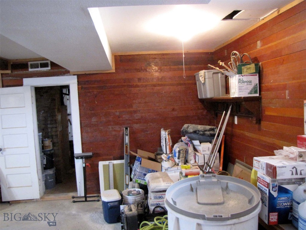 223 2nd Street W Property Photo 46