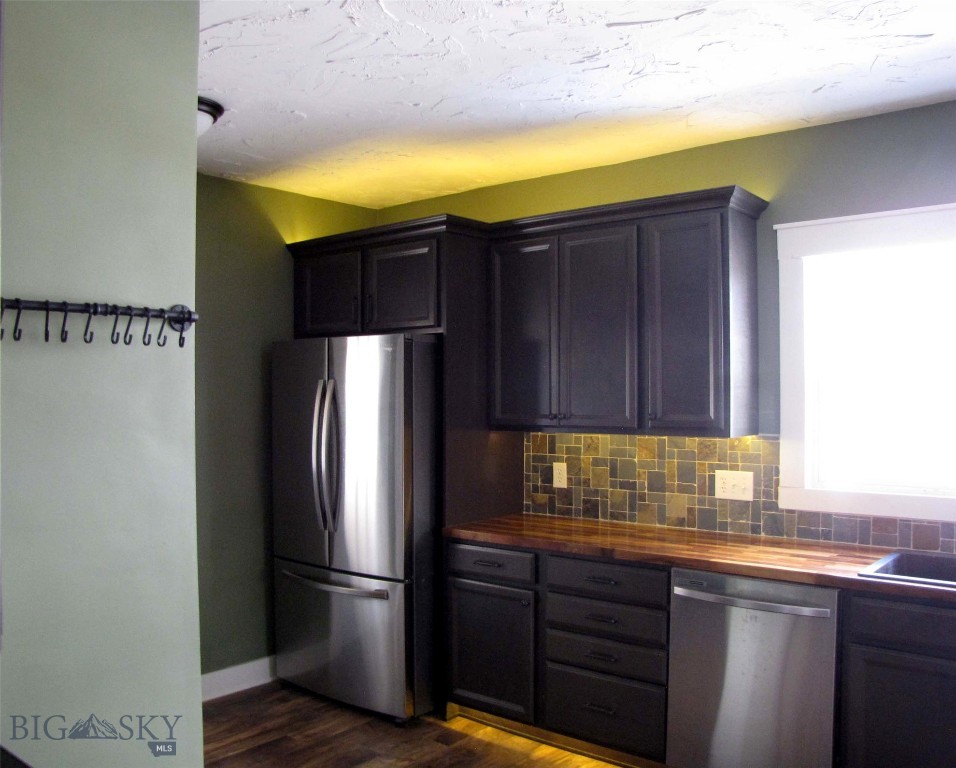 223 2nd Street W Property Photo 47