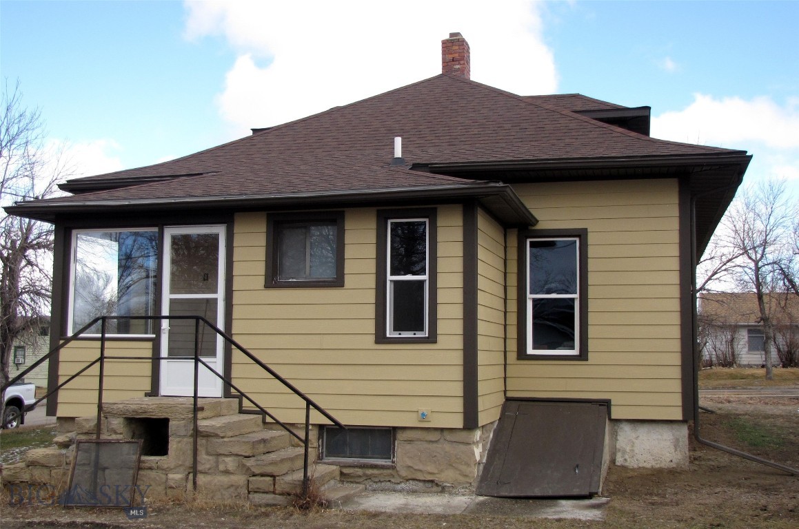 223 2nd Street W Property Photo 51