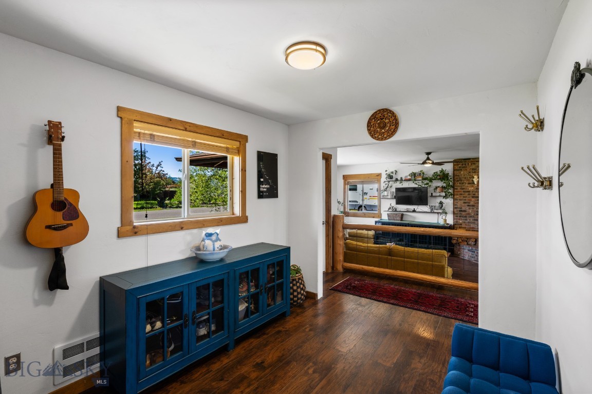 1301 Wildflower Way Property Photo 6