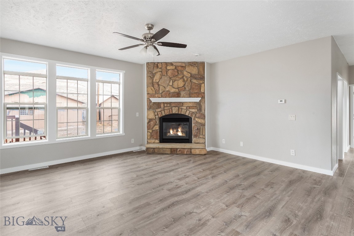 131 Yellowstone Trail Property Photo 4