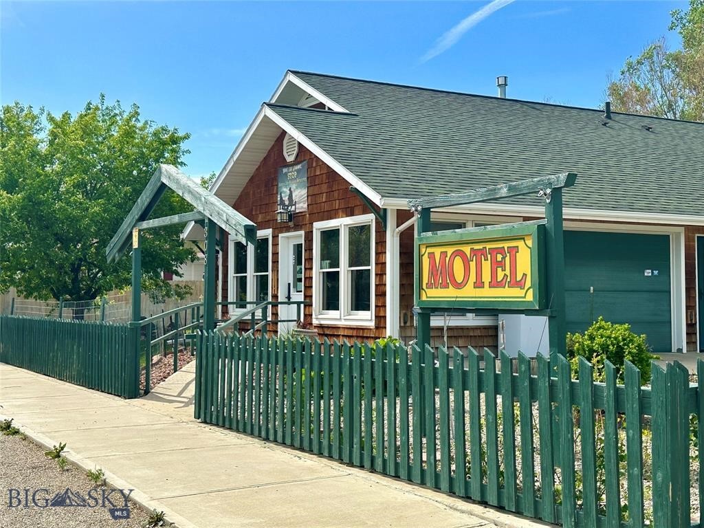 308 E Wheeler Street Property Photo 2