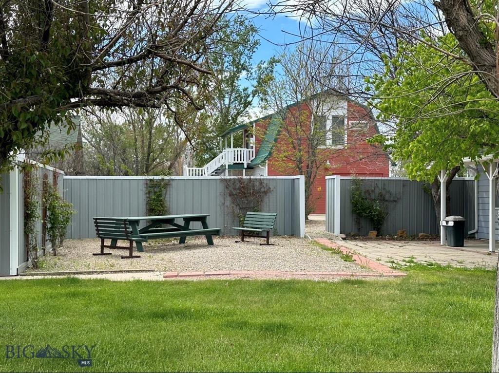 308 E Wheeler Street Property Photo 11