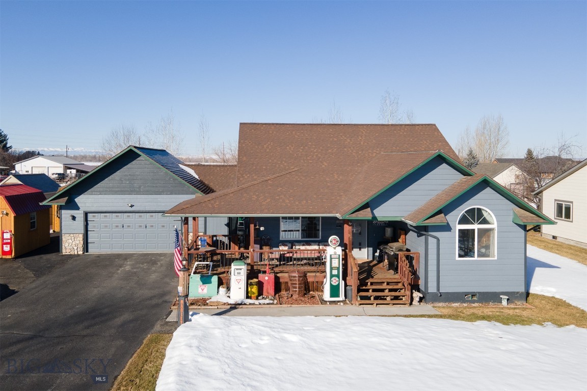 91 Painted Pony Drive Property Photo 2