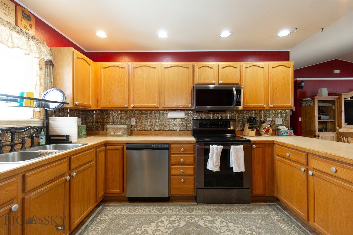 91 Painted Pony Drive Property Photo 33