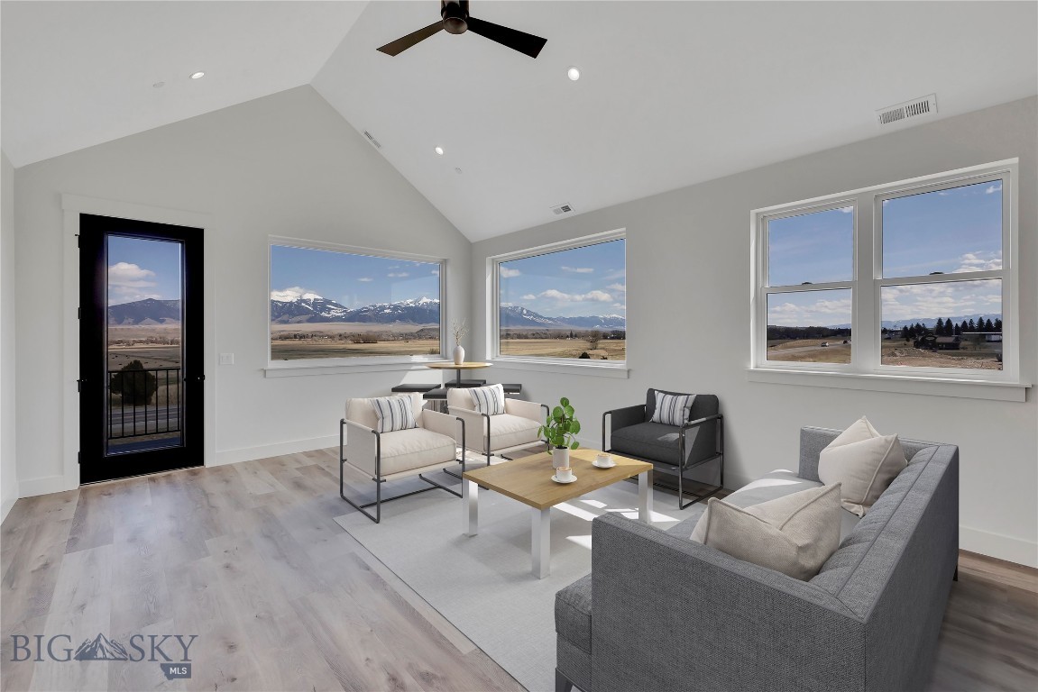 450 Loomis Way B Property Photo 6