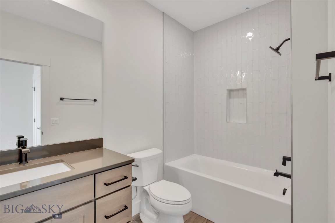 450 Loomis Way B Property Photo 15