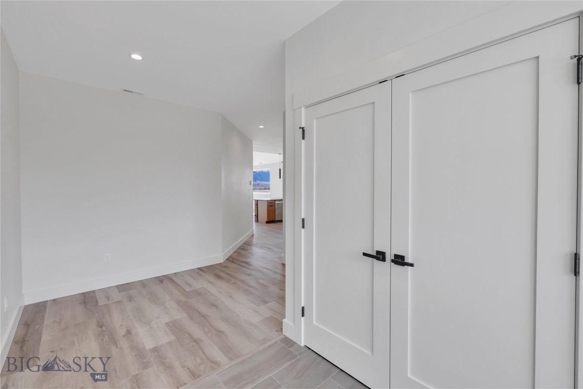 450 Loomis Way B Property Photo 19