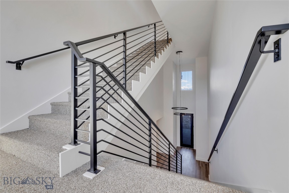 450 Loomis Way B Property Photo 20