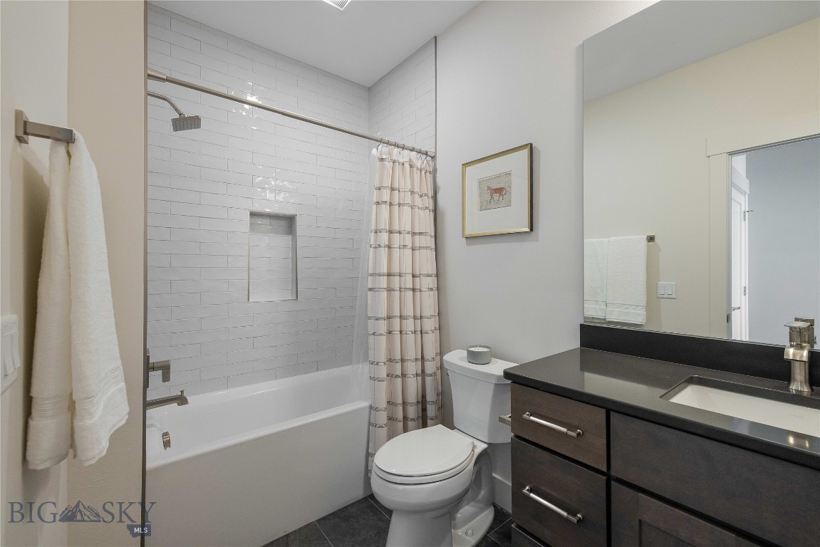 450 Loomis Way C Property Photo 21