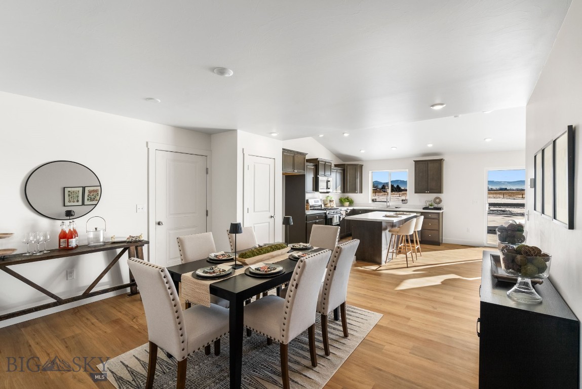 750 Thrice Loop Property Photo 3