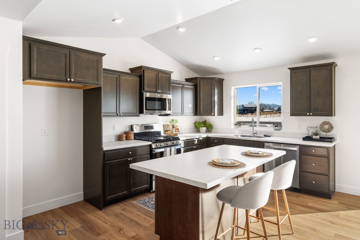 750 Thrice Loop Property Photo 4